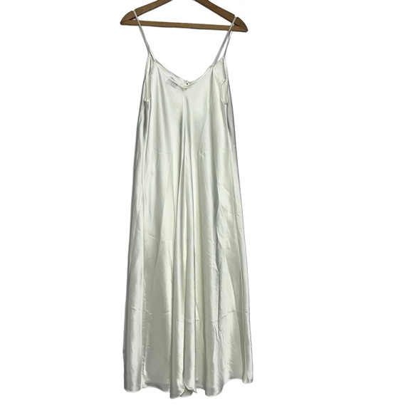 MISS DIOR Vintage Sleek Ivory Chemise Nightgown - Picture 3 of 11